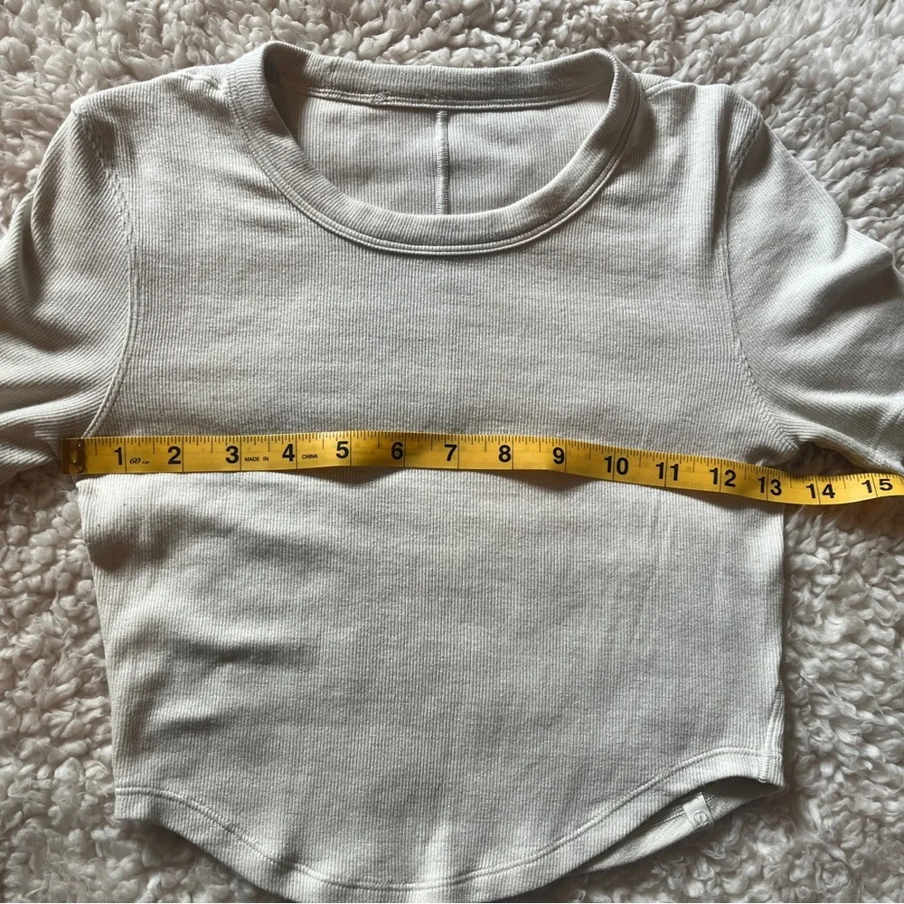 Lululemon Hold Tight Crop Top in Bone Size 4 - Picture 3 of 8